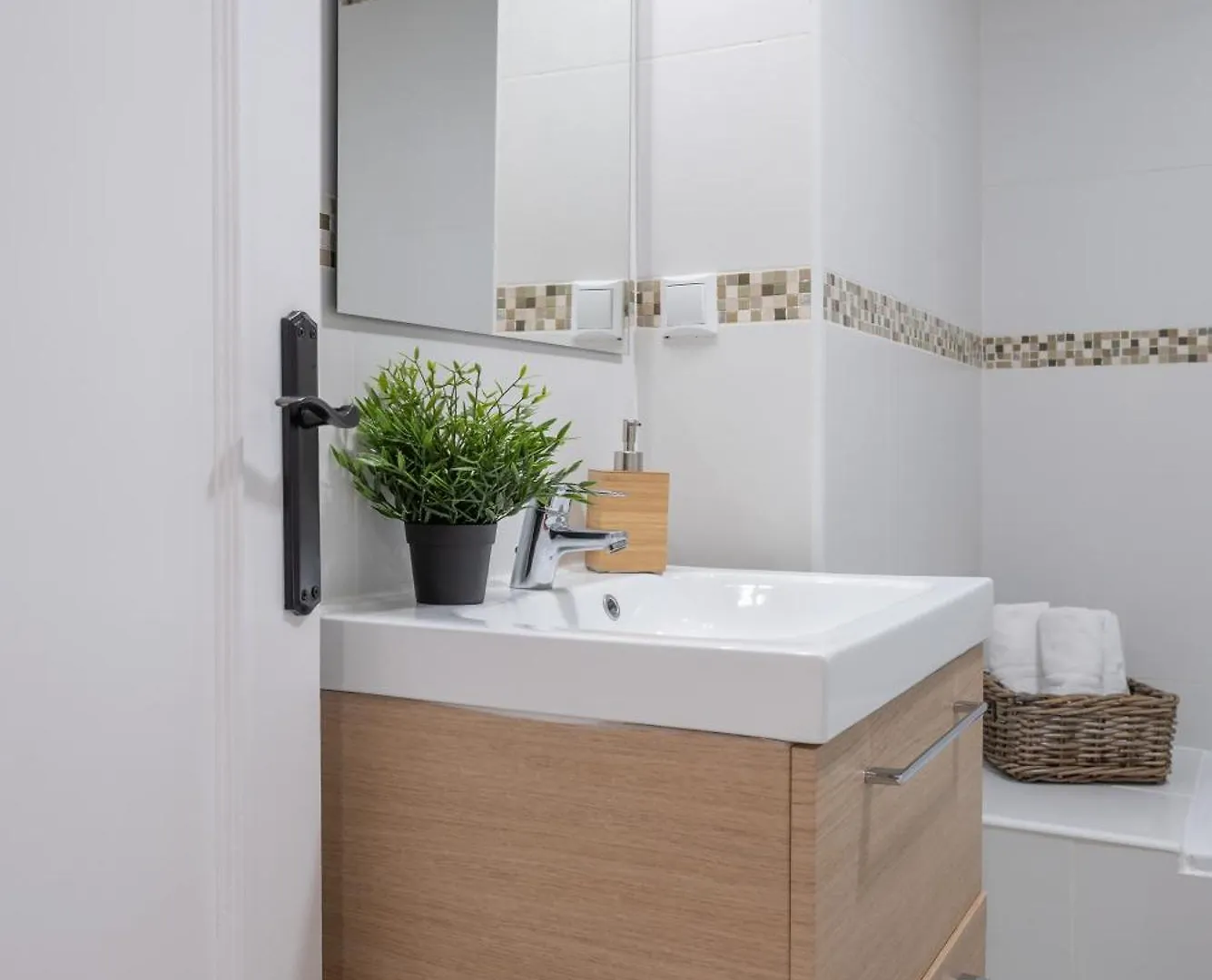 Mrs Apartamento En Gran Via De Colon Parking Granada Apartment